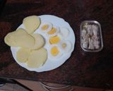 Foto del paso 3 de la receta: Ensalada mixta de papas con huevo duro y sardinas
