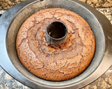 Foto del paso 9 de la receta: Pastel de chocolate con jarabe de cacao