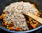 Foto del paso 6 de la receta: MEZCLA DE Arroces con Chorizo Oreado y Tocino de Cerdo🐽...!
