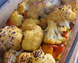 Foto del paso 2 de la receta: Ensalada de coliflor y verduras asadas