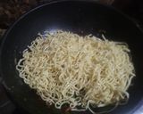 Foto langkah ke 3 dari resep Mie Tek Tek Pedas.
