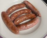 Foto del paso 1 de la receta: Salchichas en salsa al vino