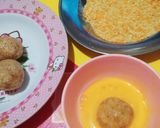 Foto langkah ke 3 dari resep Bola-bola Nasi Mozarela.