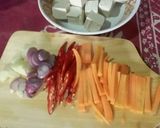 Foto langkah ke 1 dari resep Tumis Tahu Sayur.