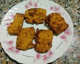 A picture of step 4 of Begun Bhaja.