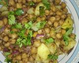 A picture of step 5 of Chana CHAAT.