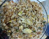 A picture of step 2 of Cabbage and eggs fried rice.