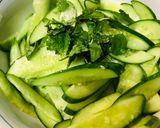 Hình bước làm 2 của món Dưa chuột nộm🥒🥒