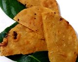 A picture of step 5 of Aloo stuffed puri.