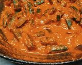 भेंडीची भाजी (रेस्टॉरंट स्टाईल ग्रेव्ही भेंडी मसाला भाजी) (bhendichi bhaji recipe in marathi) रेसिपी स्टेप 4 फोटो 