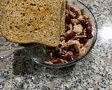 A picture of step 4 of Red bean tuna toast.