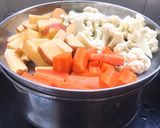 Hình bước làm 1 của món Cà rốt và rau củ hấp thập cẩm
