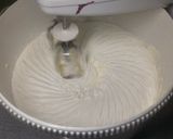 Foto langkah ke 2 dari resep Butter cream super lembut, creammmyyyy+rich  banget. ala khalimah kitchen's.