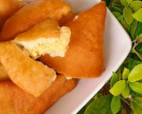 A picture of step 10 of Triangle shaped stuffed bread.