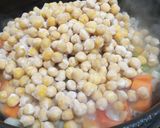 Foto del paso 1 de la receta: Guiso veagano de garbanzos con curry todo congelado