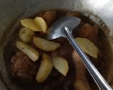 Foto langkah ke 3 dari resep Semur Ayam Kentang.