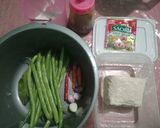 Foto langkah ke 1 dari resep Tumis Buncis Tahu Saus Tiram.