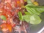 Foto del paso 1 de la receta Pizza integral tomate anchoas, olivas y albahaca