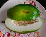 A picture of step 1 of Som Tam / Thai Green Papaya Salad.