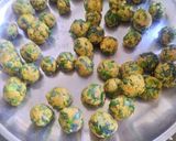 મેથીના મુઠીયા (Methi Muthiya Recipe In Gujarati) રેસીપી સ્ટેપ1ફોટો