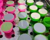 Foto langkah ke 5 dari resep Kue Mangkok Merekah Warna Warni.