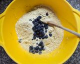 Foto del paso 2 de la receta: Bizcochitos garbanzo, banana y arándanos