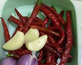 Foto langkah ke 1 dari resep Sambal Kering Kacang & Teri Super kriuk.