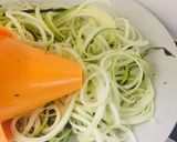 Foto del paso 1 de la receta: Espaguetis de Calabacín con filetes de Pescado!