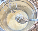 Foto del paso 3 de la receta: Pastel de plátano y dulce de leche con cobertura crujiente