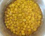 A picture of step 1 of Ghugni (white Matar).