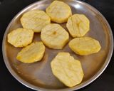 A picture of step 3 of Sindhi Aalu Tuk.