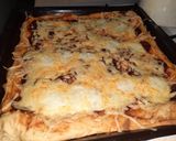 3 sajtos szalámis pizza recept fázis 4 fotója