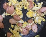 Foto langkah ke 2 dari resep Indomie goreng spesial.