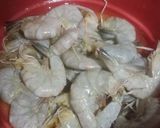 Foto langkah ke 1 dari resep Udang asam manis pedas.