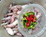 Foto langkah ke 1 dari resep Cumi asin saus tiram.
