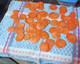 Foto del paso 6 de la receta: Solomillo adobado en mojo a la plancha con chips de verduras