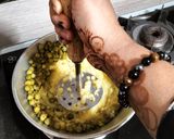 આલુ મટર સમોસા (Aloo Matar Samosa Recipe In Gujarati) રેસીપી સ્ટેપ3ફોટો