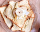 Hình bước làm 2 của món Banana egg sandwich