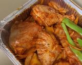 صورة لخطوة 8 من وصفة صينية فخاد وصدورة مع بصل وبطاطا وبندورة