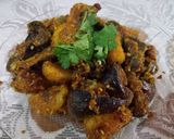A picture of step 6 of Stir fry Baingan aloo.