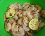 Foto langkah ke 1 dari resep Udang Saos Tiram.