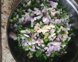 A picture of step 2 of Puffed rice and palak vade.