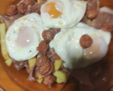 Foto del paso 4 de la receta: Huevos rotos