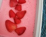 Foto del paso 3 de la receta: Gelatina mousse de frutos rojos🧁