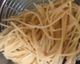 A picture of step 1 of Chicken tikka speghti pasta.