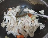 Foto langkah ke 2 dari resep Sup Soun Jamur.