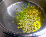 A picture of step 1 of Veg. Thukpa.