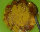 A picture of step 2 of Indomie pizza.