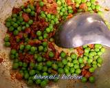 Kashmiri matar palak recipe step 2 photo