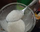 A picture of step 1 of Healthy date shake.